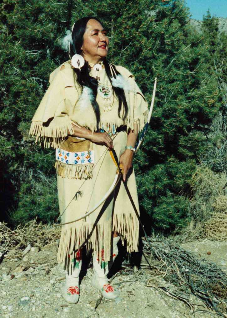 Native American woman in buckskin